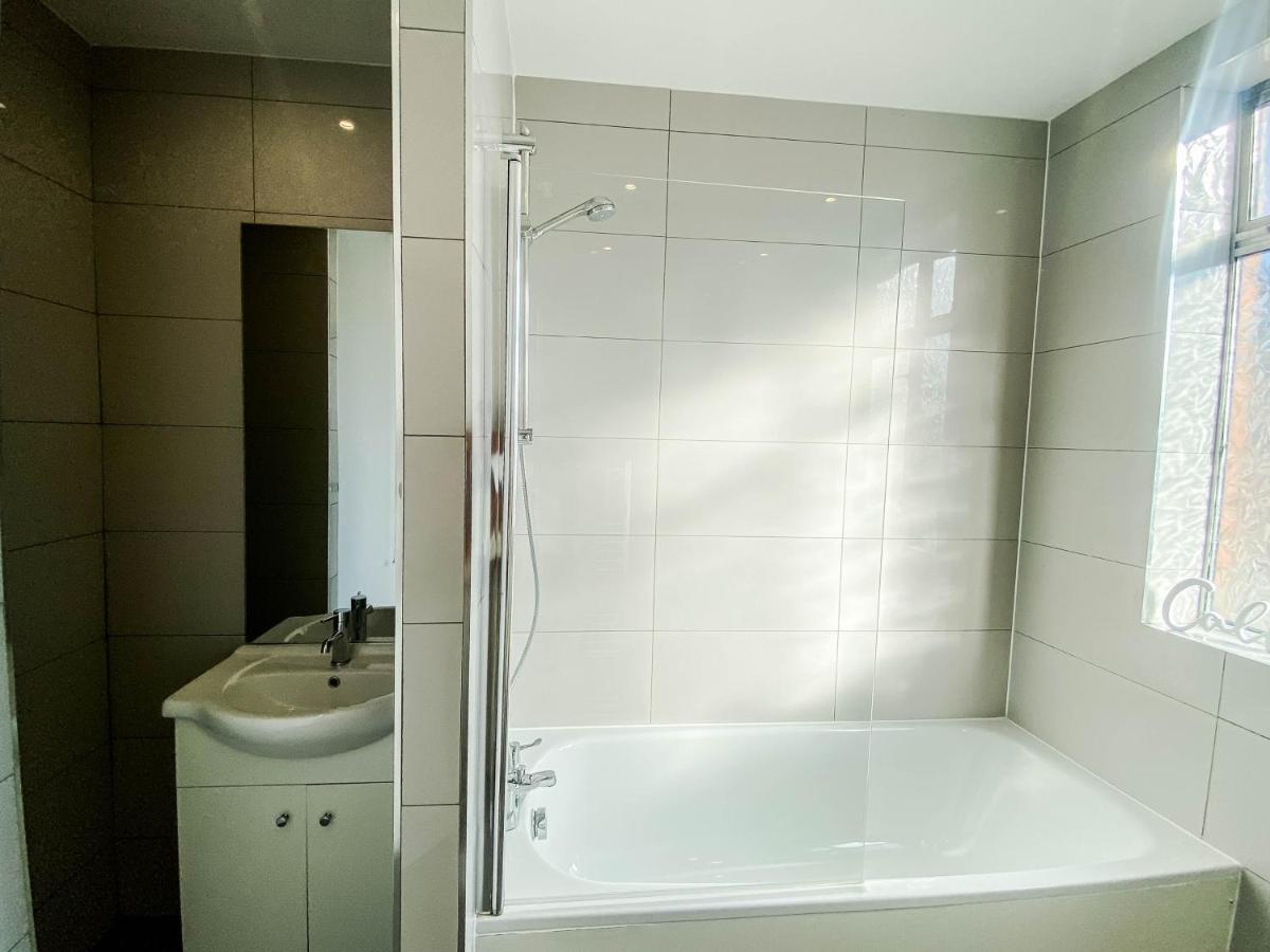 Urban Escape Stylish 3bedroom In Watford Center * Watford (Hertfordshire)